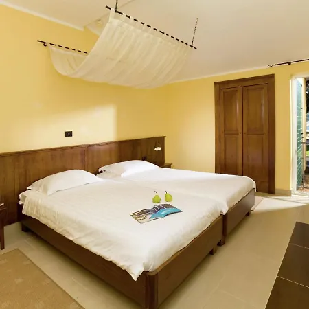 Traditional With A Terrace And Wifi 2km From Villa